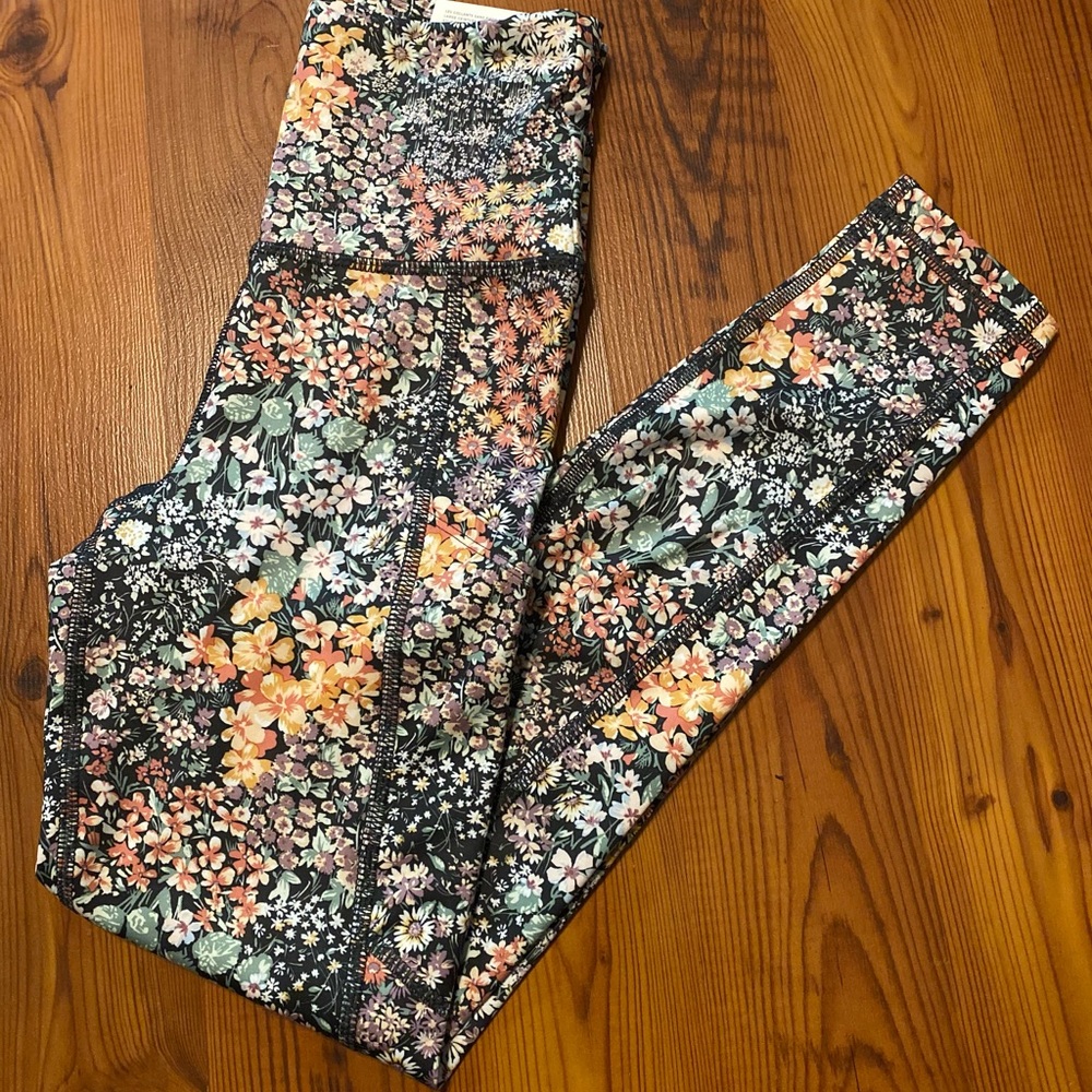 NWT US XS | American Eagle Short High Waist Pocket Legging